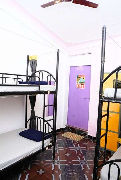 Four-bed mixed dormitory at Lost Paradise